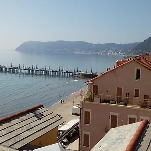 Guest house Ensemble Di Vayadu, Alassio