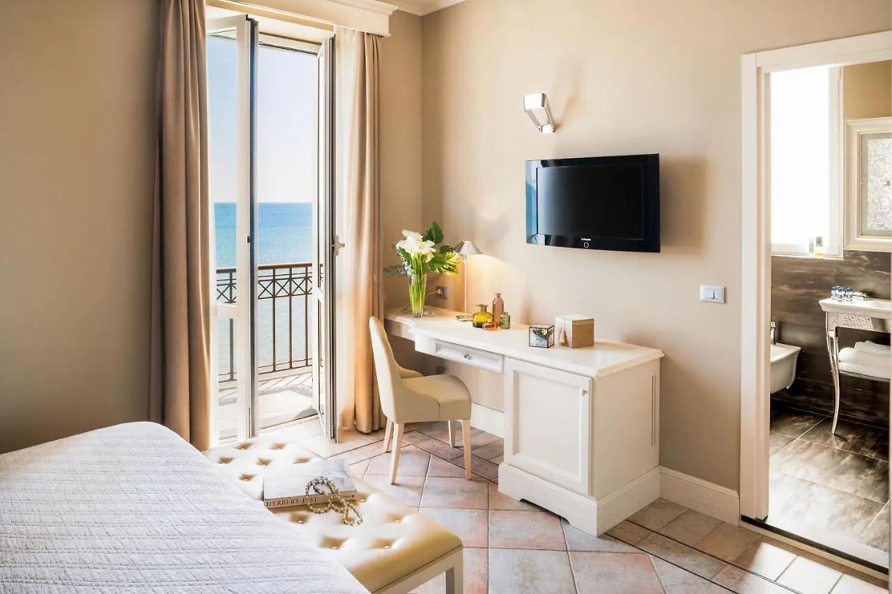 Hotel Savoia 알라시오