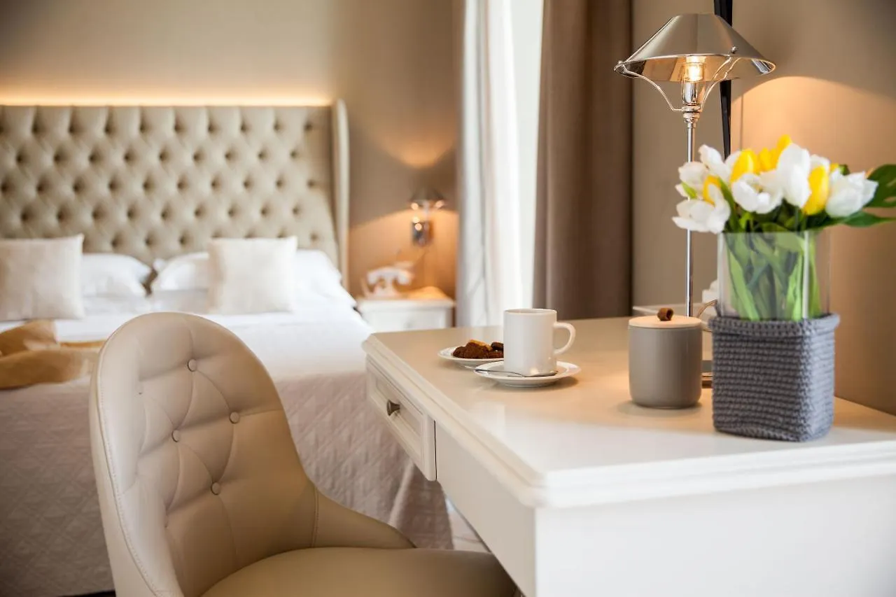 Hotel Savoia 알라시오
