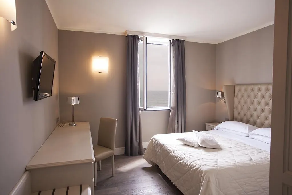 Hotel Savoia 알라시오