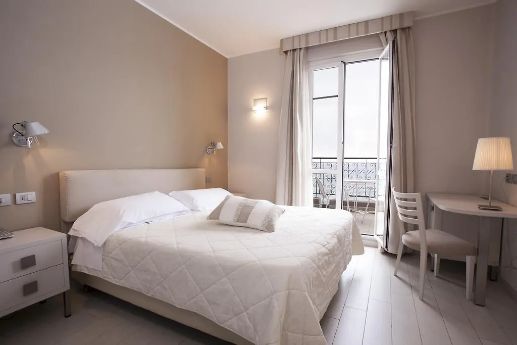Hotel Savoia 알라시오